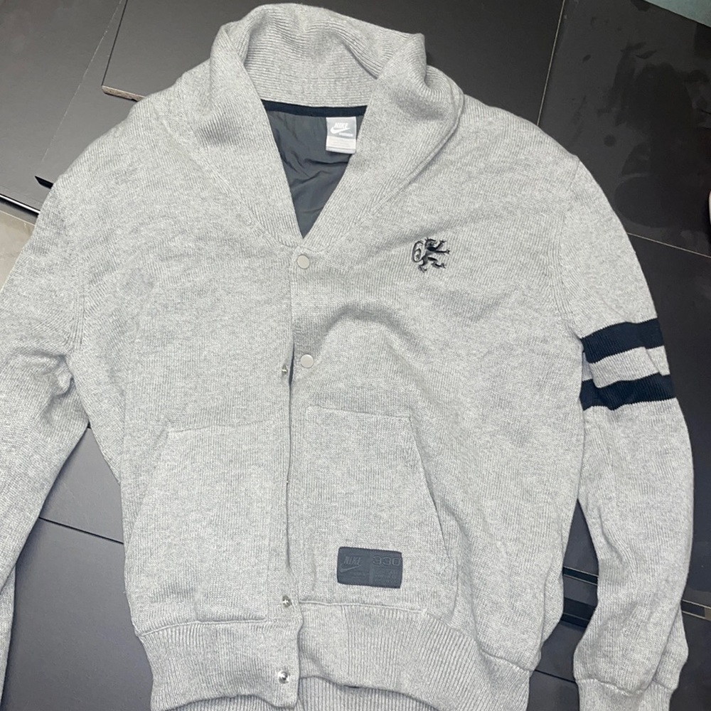 Lebron Nike Sweater size XL